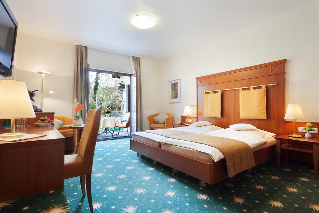 Hotel Restaurant Sonnenhof Weyerbusch Eksteriør billede