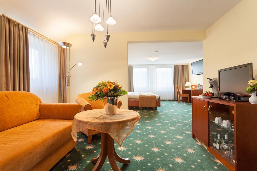 Hotel Restaurant Sonnenhof Weyerbusch Eksteriør billede