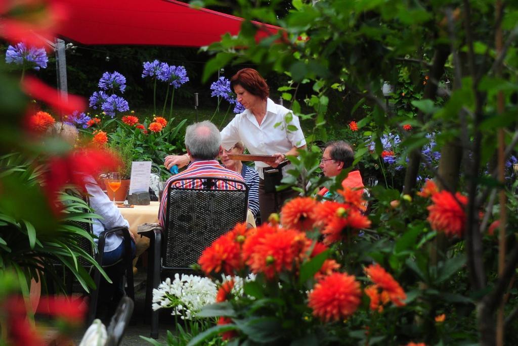 Hotel Restaurant Sonnenhof Weyerbusch Eksteriør billede