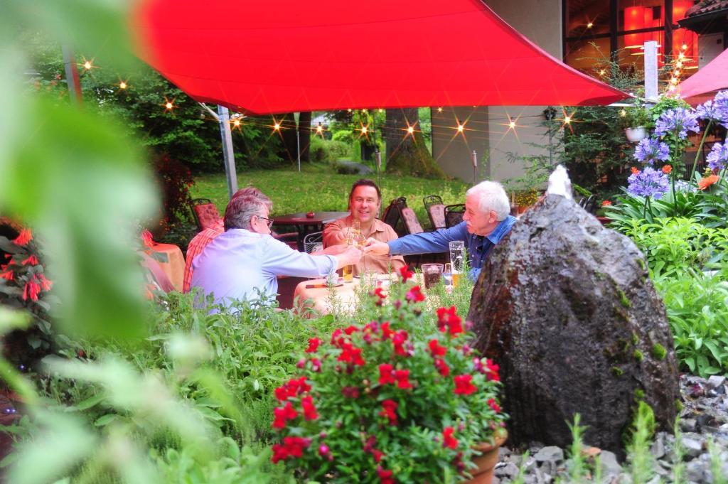 Hotel Restaurant Sonnenhof Weyerbusch Eksteriør billede